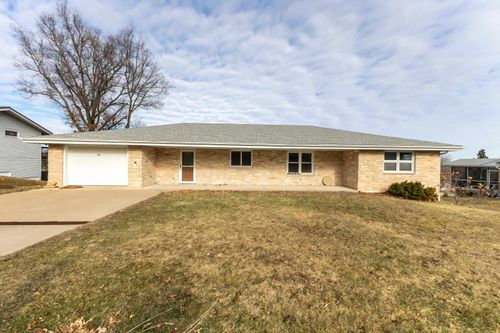 415 W Columbia Ave, Stockton, IL, 61085-1015 | Card Image