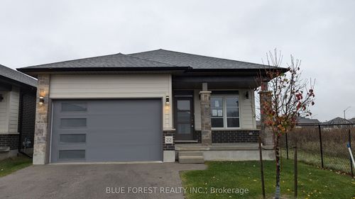 22-10 Mcpherson Court, Central Elgin, ON, N5P4N7 | Card Image