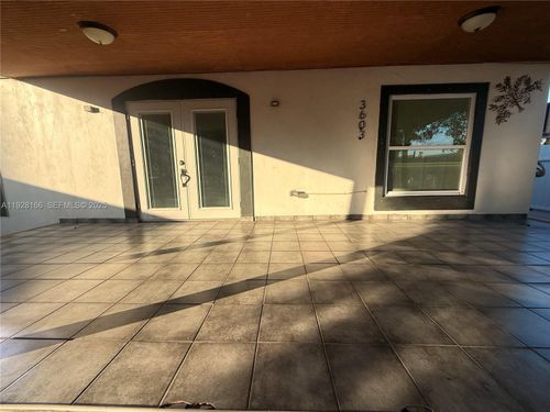 3603 Nw 98th St, Miami, FL, 33147-2250 | Card Image