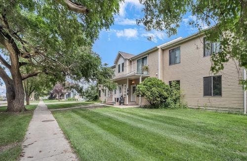 51 Center St, West Fargo, ND, 58078-1238 | Card Image