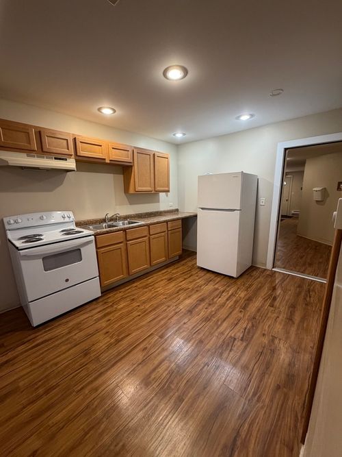 apt-3-690 W Judson St, Carbon Hill, IL, 60416-9767 | Card Image