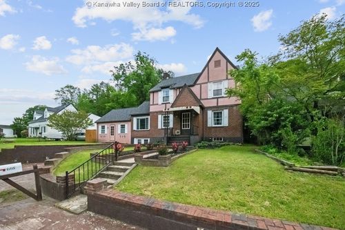 608 Kanawha Ave E, Clendenin, WV, 25045-9505 | Card Image