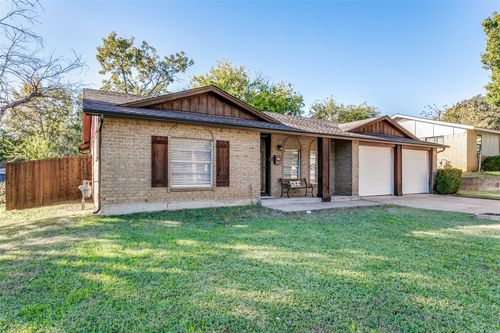1017 Meadowbrook Dr, Grapevine, TX, 76051-3228 | Card Image
