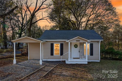 1001 N Ransom St, Gastonia, NC, 28052-1647 | Card Image