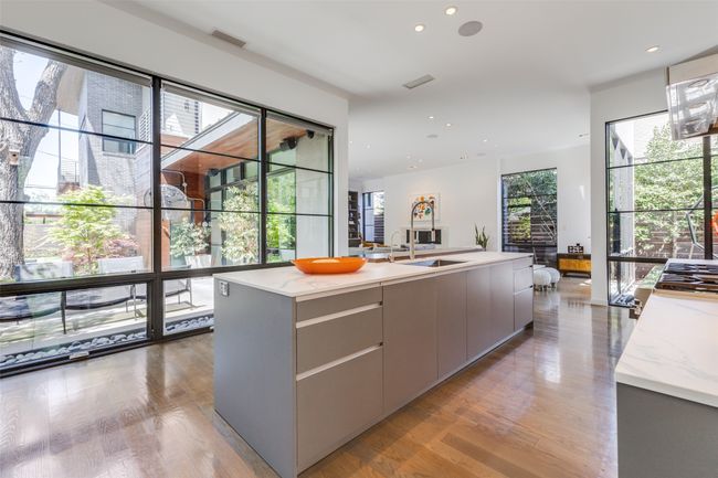 9333 Biscayne Blvd, House other with 5 bedrooms, 6 bathrooms and null parking in Dallas TX | Image 13