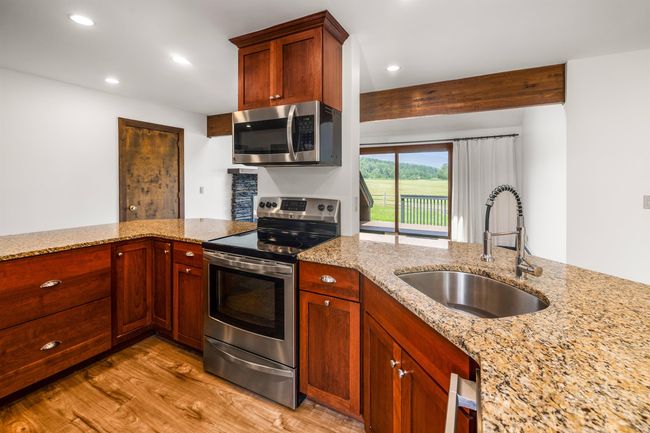 UNIT-44 - 210 Field Rd, Condo with 4 bedrooms, 4 bathrooms and null parking in Stowe VT | Image 12