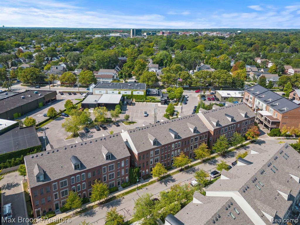 Graten St, Birmingham, MI 48009