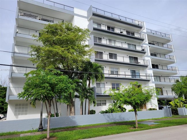 APT-205 - 16508 Ne 26 Th Ave, Condo with 2 bedrooms, 2 bathrooms and null parking in North Miami Beach FL | Image 20
