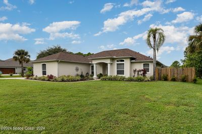 5010 Fawn Lake Boulevard, House other with 4 bedrooms, 3 bathrooms and null parking in Mims FL | Image 3