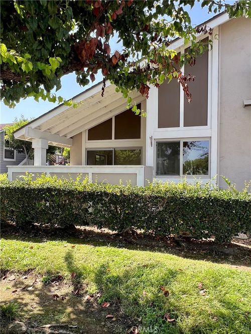 a-6712 Sun Dr, Huntington Beach, CA, 92647 | Card Image