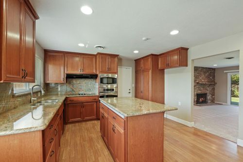 207 Derecho Way, Tracy, CA, 95376-1912 | Card Image