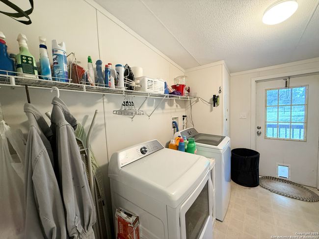227 River Bluff Dr, House other with 5 bedrooms, 3 bathrooms and null parking in Lytle TX | Image 26