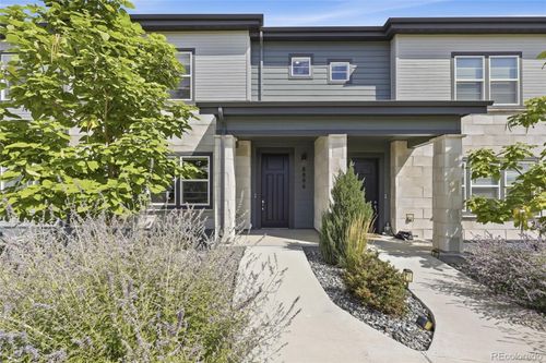 8806 Fraser River Loop, Littleton, CO, 80125-7643 | Card Image