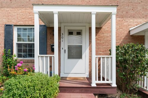 301 E James St, Munhall, PA, 15120-2717 | Card Image