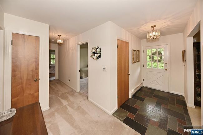 388 Holly Dr, House other with 3 bedrooms, 2 bathrooms and null parking in Wyckoff NJ | Image 4
