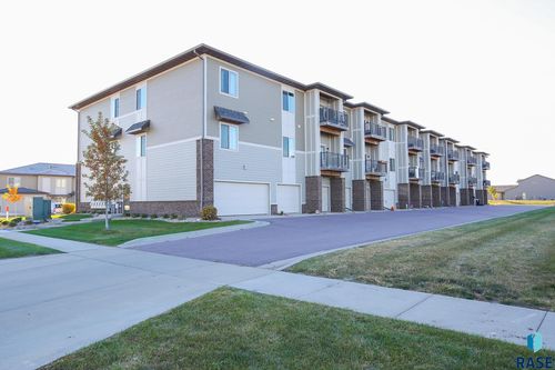 214-7701 S Townsley Ave Avenue, Sioux Falls, SD, 57108 | Card Image