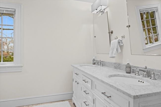 192 Highland Ave, House other with 5 bedrooms, 4 bathrooms and null parking in Norwalk CT | Image 24