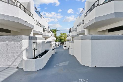 107-5010 Cahuenga Blvd, North Hollywood, CA, 91601 | Card Image