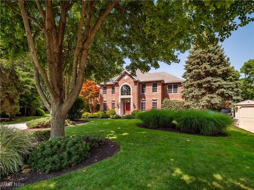 6572 Scenic Park Oval, Middleburg Heights, OH, 44130-2800 | Card Image