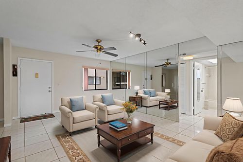 apt-119-5100 Las Verdes Cir, Delray Beach, FL, 33484-8016 | Card Image