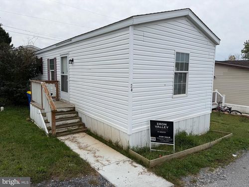 24 Erica Cir, HONEY BROOK, PA, 19344-8678 | Card Image