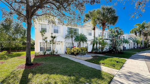 7818-7818 Dixie Beach Cir, Tamarac, FL, 33321-8875 | Card Image