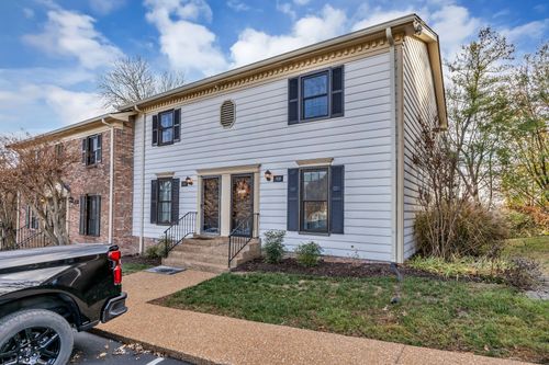 705 Fox Ridge Dr, Brentwood, TN, 37027-4683 | Card Image