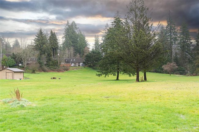 View of the valley from the living room | Image 6