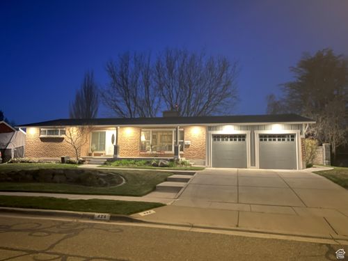 424 E Shamrock Dr, Murray, UT, 84107-3948 | Card Image