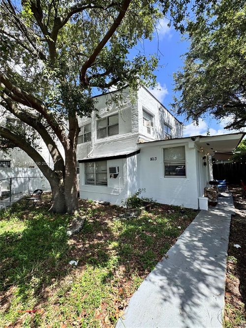1613-1615 Nw 45th St, Miami, FL, 33142-7980 | Card Image