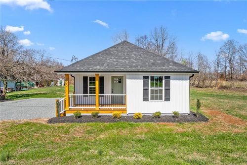 955 W Holt Street, Mebane, NC, 27302 | Card Image