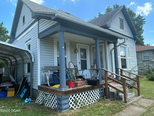 511 Ellis St, Webb City, MO, 64870-2438 | Card Image