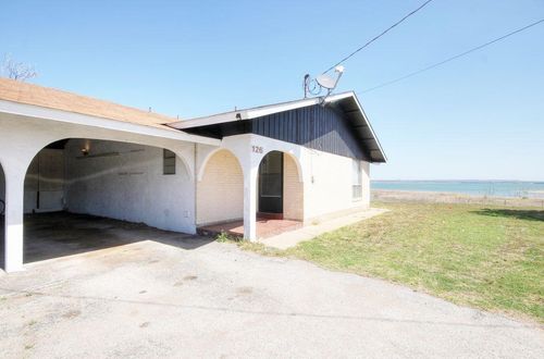 126 Lake Breeze Dr, Buchanan Dam, TX, 78609-4453 | Card Image