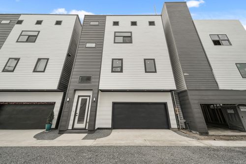 319 N Nagle St, Houston, TX, 77003-1127 | Card Image