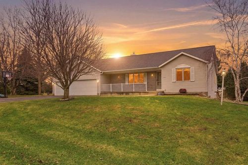 2734 Brooks Ridge Drive, Bristol, WI, 53590 | Card Image