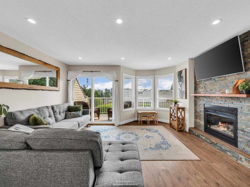 405-1176 Falcon Dr, Coquitlam, BC, V3E2N7 | Card Image