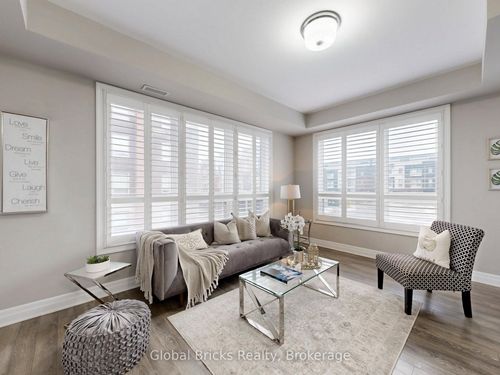 218-2 Adam Sellers St, Markham, ON, L6B1P2 | Card Image