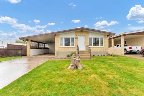 1252 Crockford Cres Nw, Medicine Hat, AB, T1A7C4 | Card Image