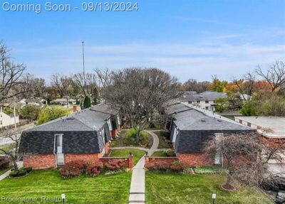 106 - 13339 W 9 Mile Road, Condo with 2 bedrooms, 1 bathrooms and null parking in Oak Park MI | Image 1