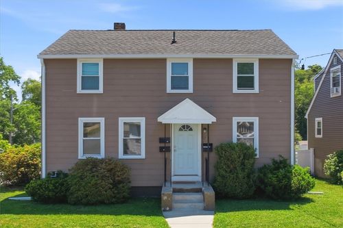 2 Redfern St, Riverside, RI, 02915-3825 | Card Image