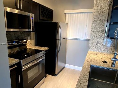 apt-204-2850 N Oakland Forest Dr, Oakland Park, FL, 33309-7602 | Card Image
