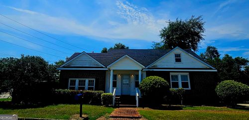 107 E Liberty St, Claxton, GA, 30417-2037 | Card Image