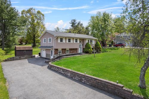 12 Mari Rd, Chester, NY, 10918-1718 | Card Image