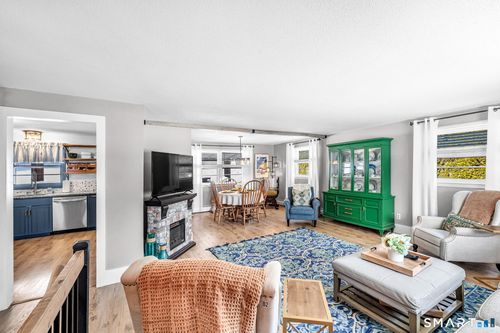 9 Hale Rd, Enfield, CT, 06082-4132 | Card Image