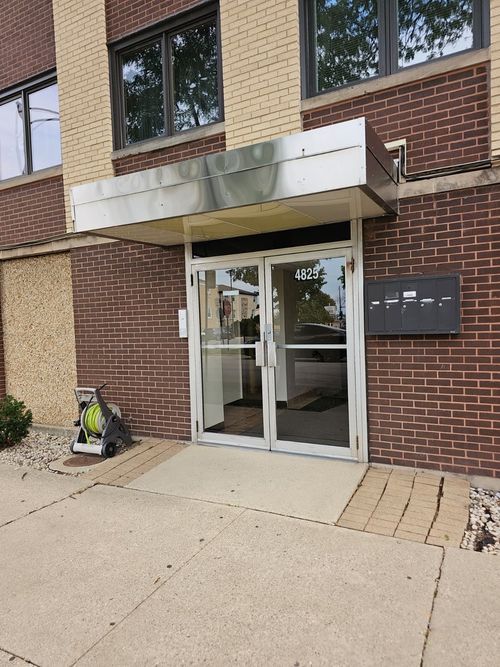 102-4825 N Mason Ave, Chicago, IL, 60630-3170 | Card Image