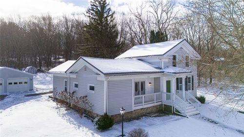 7662 E River Rd, Rush, NY, 14543-9429 | Card Image