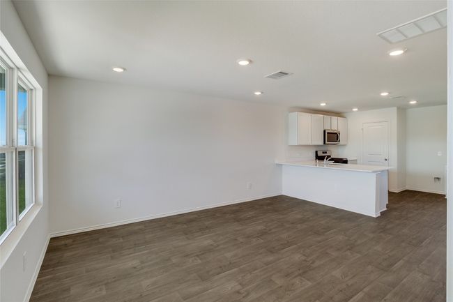 175 Safflower Dr, House other with 3 bedrooms, 3 bathrooms and null parking in Uhland TX | Image 7