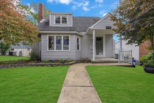 979 7th St, Beaver, PA, 15009-1815 | Card Image