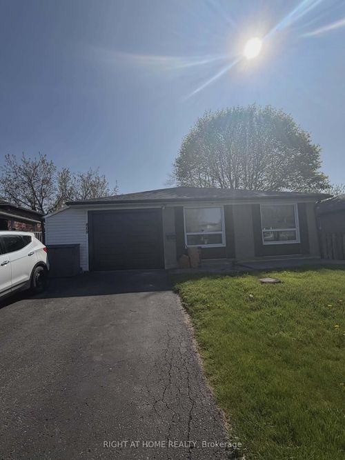 869 Grenoble Blvd, Pickering, ON, L1W1T7 | Card Image