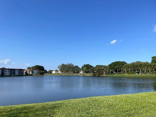 apt-203-9423 Hollybrook Lake Dr, Pembroke Pines, FL, 33025-1608 | Card Image